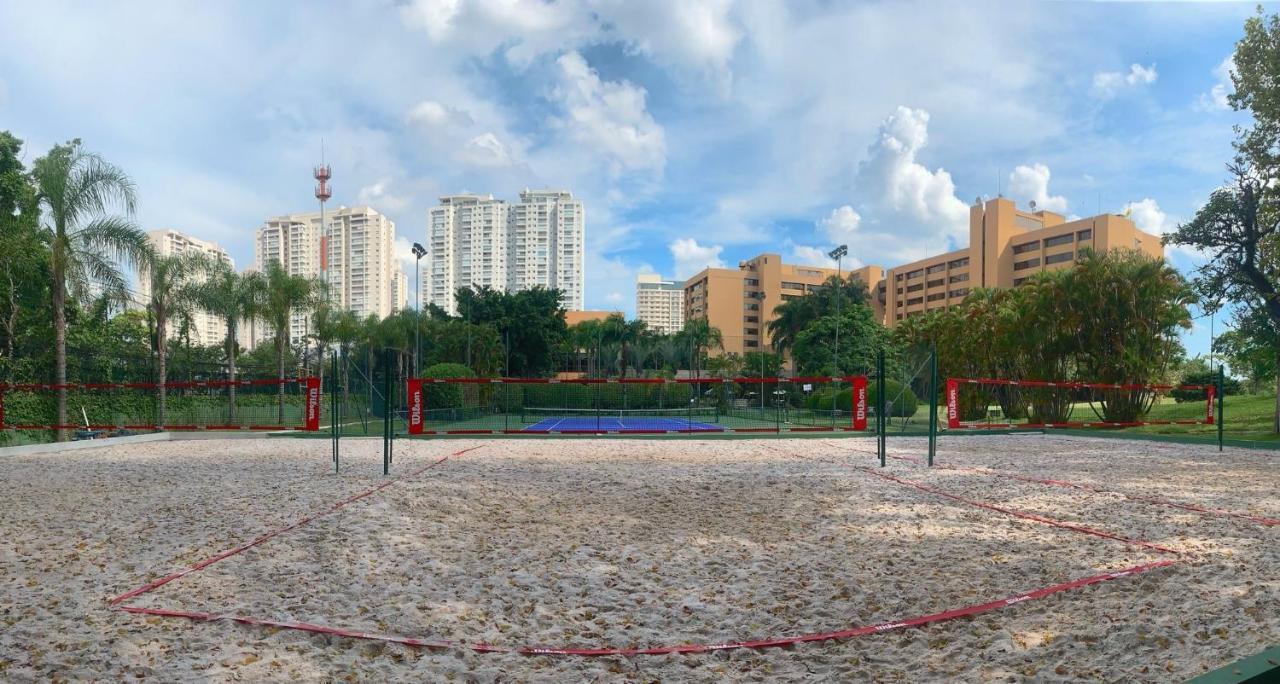 Hotel Transamerica Sao Paulo Dış mekan fotoğraf Tennis courts at the park