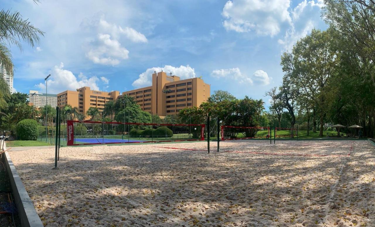 Hotel Transamerica Sao Paulo Dış mekan fotoğraf The volleyball court at the University of Houston