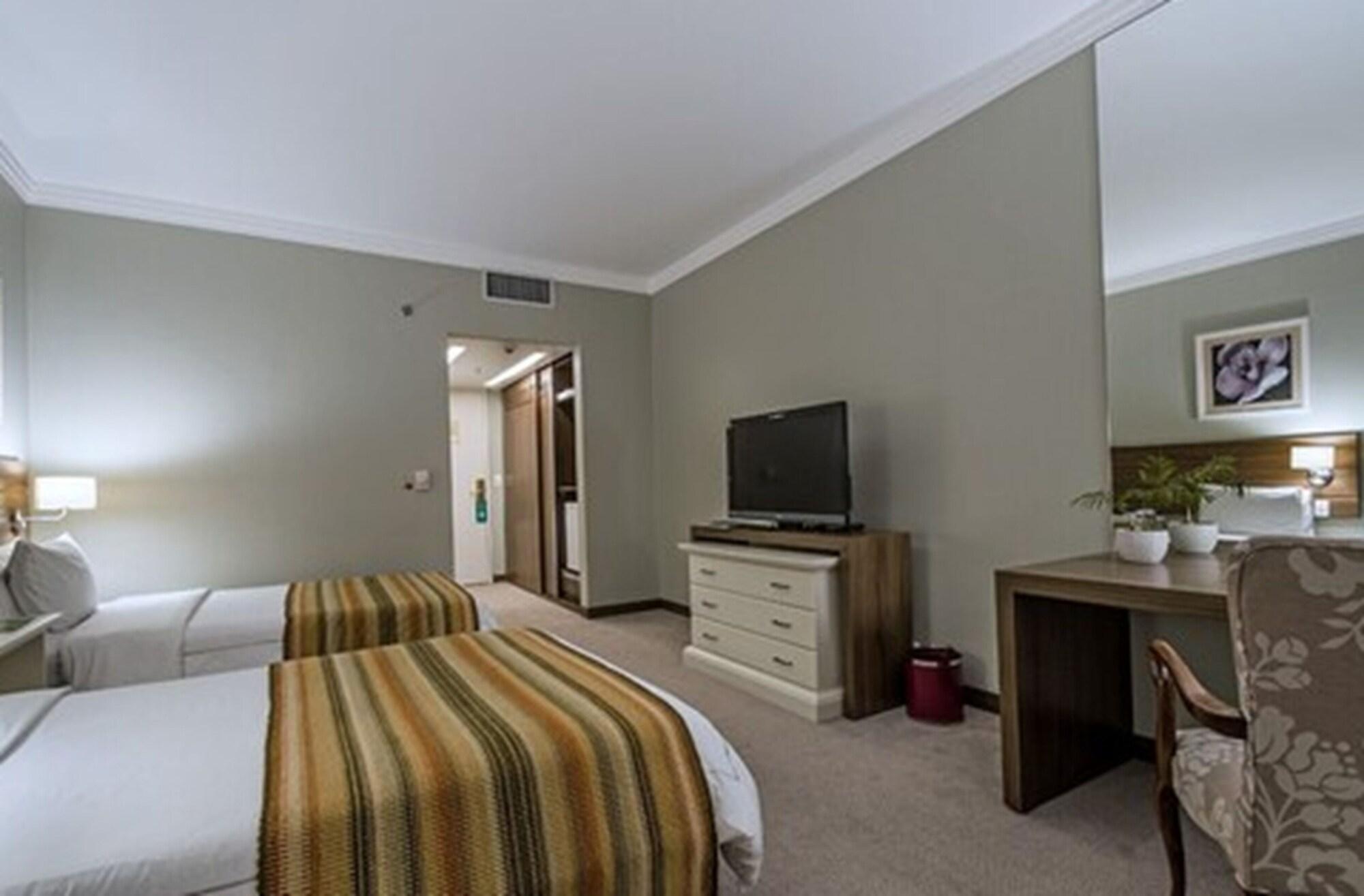Hotel Transamerica Sao Paulo Dış mekan fotoğraf A room at the hotel