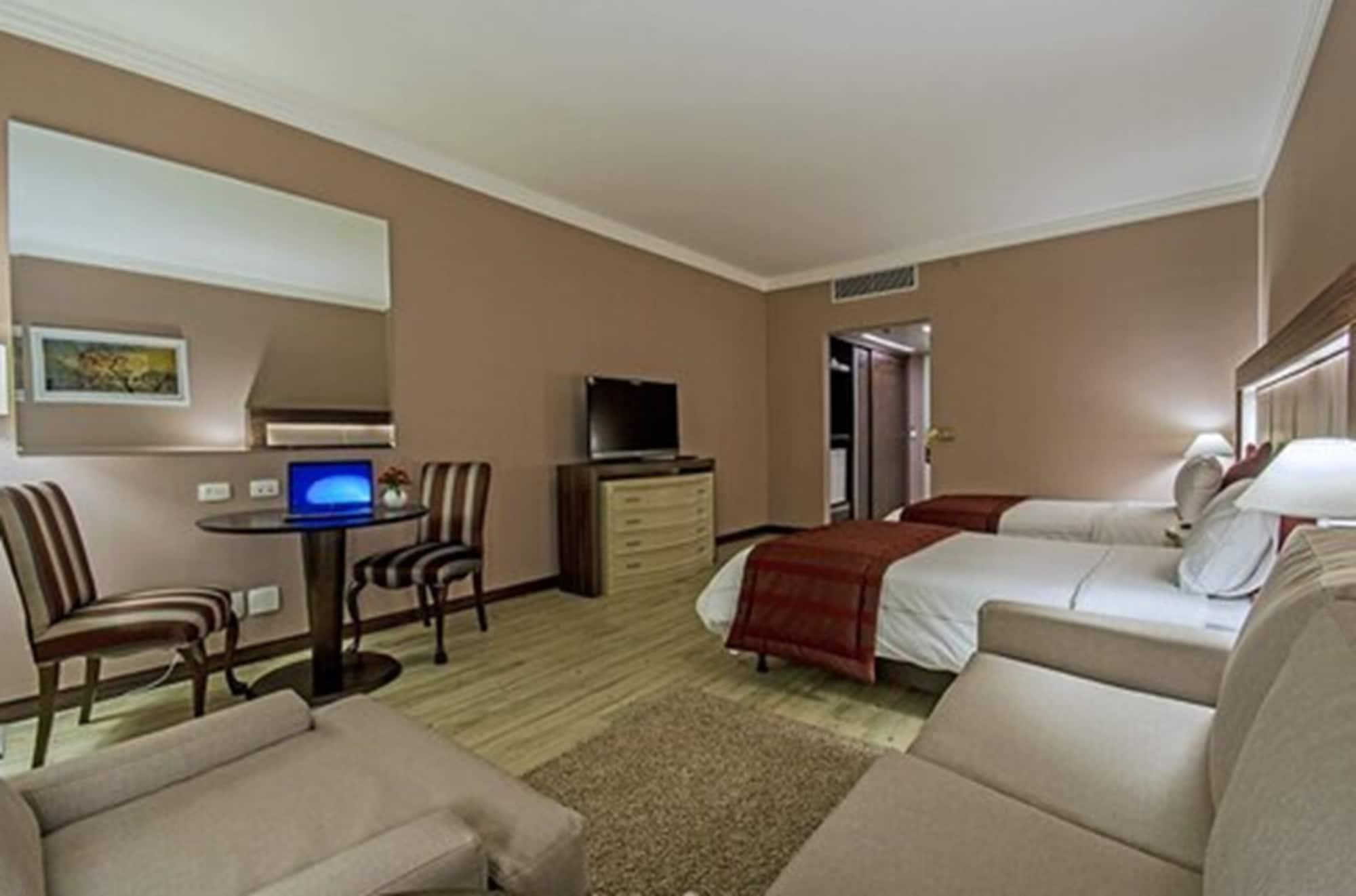 Hotel Transamerica Sao Paulo Dış mekan fotoğraf A room at the hotel