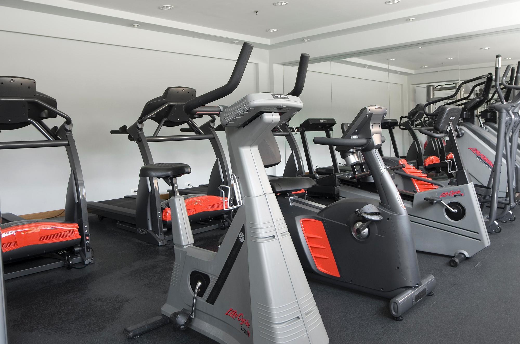 Hotel Transamerica Sao Paulo Dış mekan fotoğraf The gym at the school