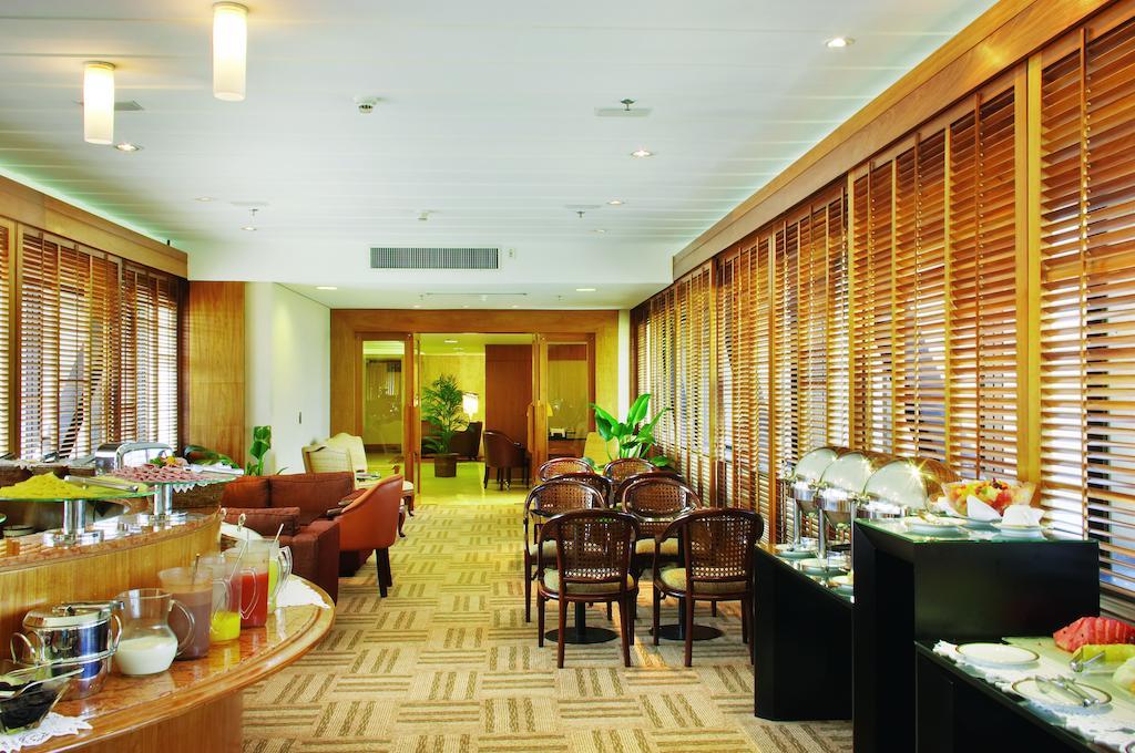 Hotel Transamerica Sao Paulo Dış mekan fotoğraf The lounge at the airport