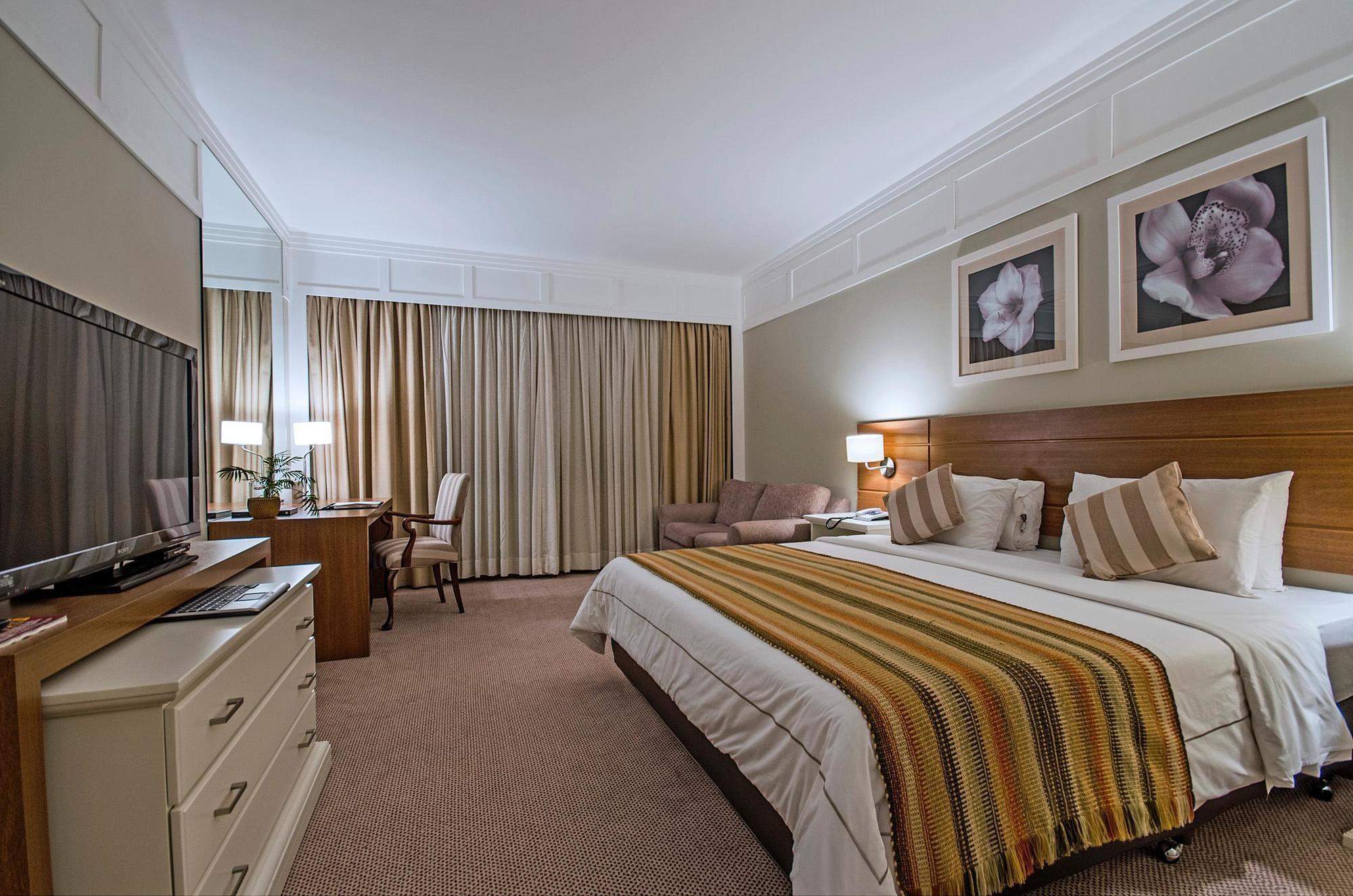 Hotel Transamerica Sao Paulo Dış mekan fotoğraf A room at the hotel