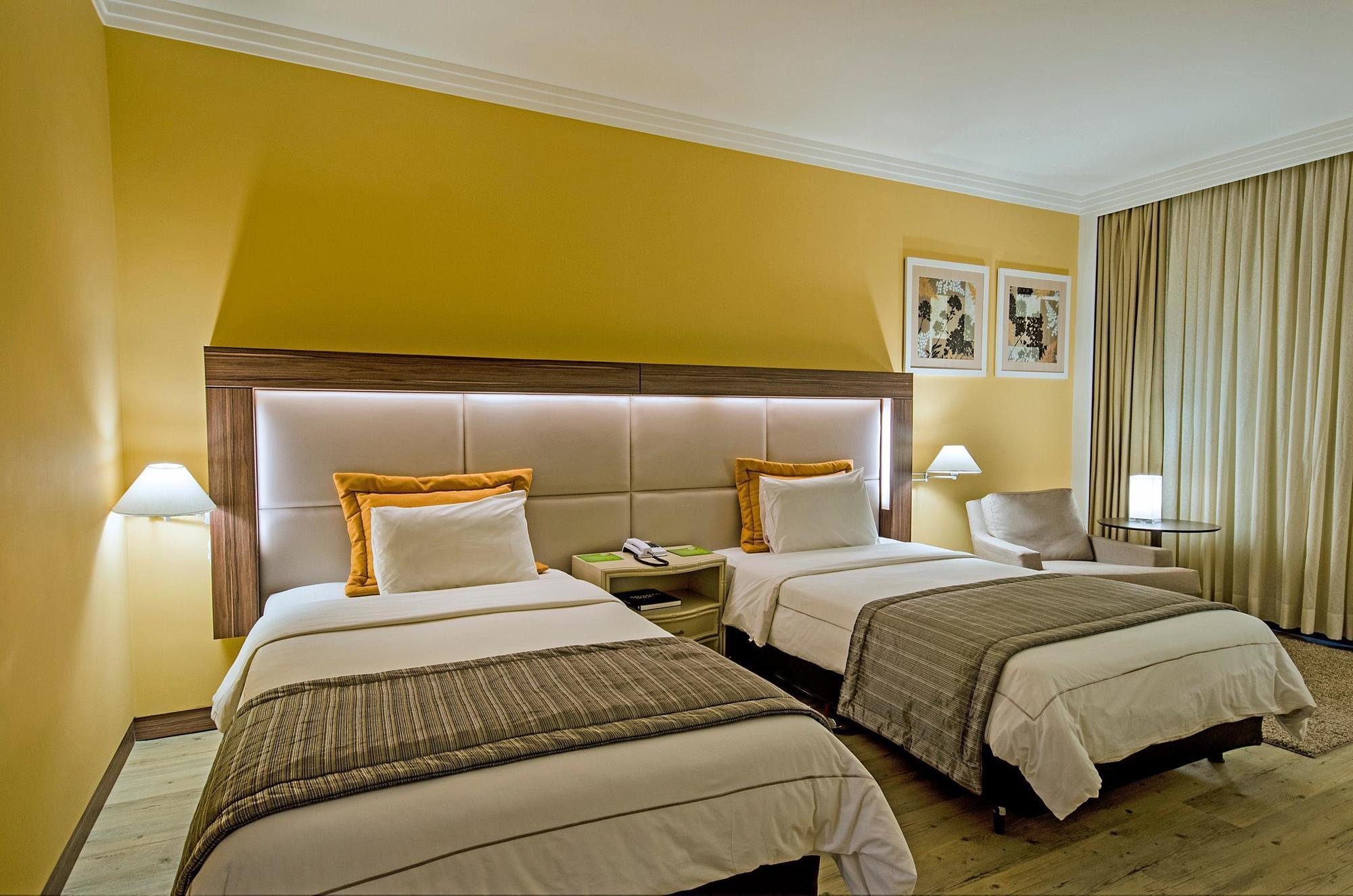 Hotel Transamerica Sao Paulo Dış mekan fotoğraf A room at the hotel